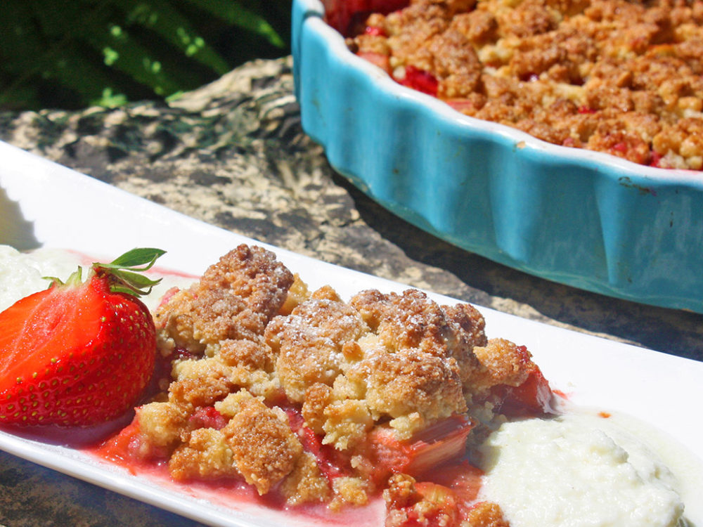 Erdbeer-Rhabarber-Crumble Erdbeer-Rhabarber-Crumble